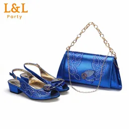 Dress Shoes Seling Italian Fashion Design Low Heels Sandals Beautiful PU With Rhinestone Royal Blue And Bag Set For Wedding Party