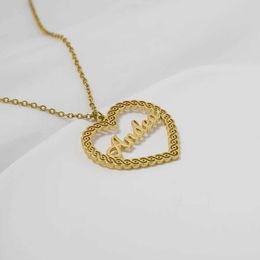 Pendant Necklaces Customised Heart shaped Name Necklace Wedding Jewellery Stainless Steel Name Plate Pendant Necklace for Men and Women Gifts J240513