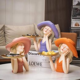 Decorative Figurines Scandinavian Ins Girl Store Tray Ornaments Home Living Room Desktop Decoration Snack Resin Trays