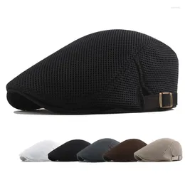 Berets Men Casual Mesh Beret Hat Male Solid Colour Breathable Adjustable Flat Cap Retro Gentleman Sboy Gatsby Classic Duckbill Caps