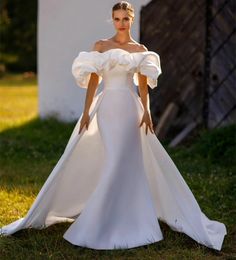 Vintage Long Bateau Neck Satin Bröllopsklänningar med rufsar/löstagbart tåg sjöjungfru spets 2 och 1 stil vestido de novia spets upp bakre brudklänningar för kvinnor