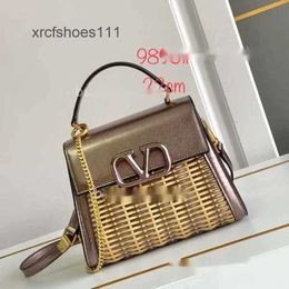 Hand 2024 Totes Cross Bag Hollow Valenttieno Tote Event Shoulder Bags Stud Summer Woven Crochet Branch V-button Designer Vo Vslings New Pure BLCH