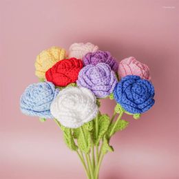 Decorative Flowers Finished Knitting Flower Rose Single Bouquet Artificial Hand-woven Crochet For Wedding Party Decor Graduation Gift
