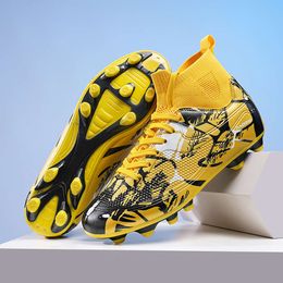 Fotbollskor för pojkar och flickor, hög toppstudenttävlingskor, konstgjort gräs Långt trasiga nagel mandarin anka skor