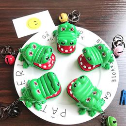 Party Favor Funny Cute Cartoon Mouth Tooth Alligator Hand Keyring Children's Toy Biting Crocodile Game Keychain Women Men Gift Bag Pendant