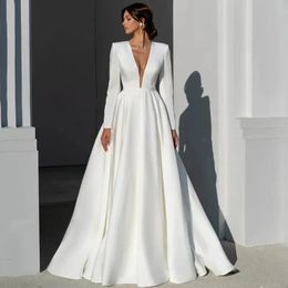 Сексуальные сексуальные серии линейные свадебные платья глубокие V-образные простые белые атласные свадебные платья с длинными рукавами женски