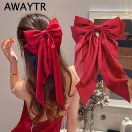 Hair Accessories AWAYTR large satin red bow hair clip suitable for womens weddings long ribbon hair clip hair clip d240513