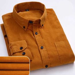 Men's Dress Shirts Men Casual Shirts Soft Leisure Solid Regular Fit Cotton Corduroy Long Slved Warm Mans Shirt New Easy Care Oversized Clothes Y240514