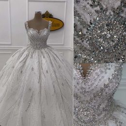 화려한 공 웨딩 드레스 크리스탈 비드 스파게티 빛나는 등이없는 레이스 업 신부 가운 맞춤형 로브 드 스페셜