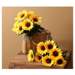 Decorative Flowers Realistic Appearance Sunflowers Bouquet For Wedding And Party Decoration Durable Silk Artificial Home