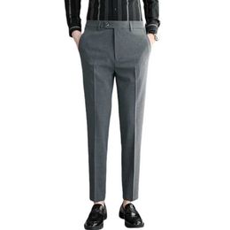 Pantaloni da uomo pantaloni casual primaverili di moda autunno Nuovi pantaloni sottili maschi d'auto per affari maschio pantalone elegante morbido piccolo piede formale pantaloni Y240514