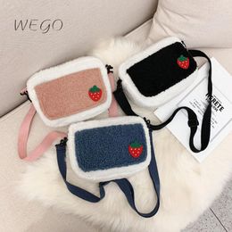 Shoulder Bags Plush Bag Japanese Retro Harajuku Lamb Female Embroidery Fruit Strawberry Cute Sisters Messenger