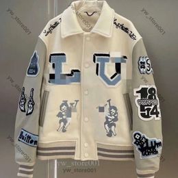 Letterman Vintage Off Bomber Coats Letter Embroidery Autumn Men Baseball Office Jackets Hip Hop Loose Varsity Fashion Winter Keep Warm Jacket White 38e5