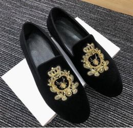 New Style Men Blue Velvet Shoes Embroidery Crown Fashion Party and Banquet Male Dress Shoes Plus Size Men039s Loafers 38451350410