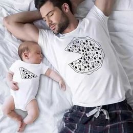 Family Matching Outfits Funny Family Look Father and Son Family Matching Clothes Pizza Print T-shirt for Daddy Mommy Kids Matching Romper for Baby T240513