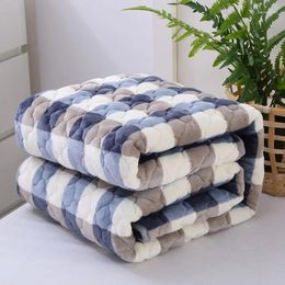 Blankets 180 200cm Flannel Blanket Singleplayer Thermal Thickening Coral Fleece Bed Sheet Cotton-padded Winter Double Layer