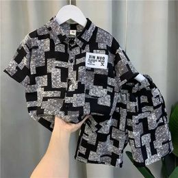 Clothing Sets Baby clothing boy summer shirt short sleeved set 2024 new baby fashion brand childrens cool and handsome two-piece set d240514