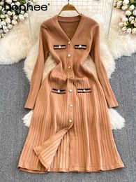 Casual Dresses Autumn Korean Style Ladies Contrast Colour Long Sleeves V-neck Waist-Controlled Single-Breasted A- Line Knitted Pleated Dress