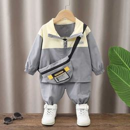 Set di abbigliamento primaverili e autunno abbigliamento patch pantaloni con cappuccio 2 pezzi/set sport per bambini e abbigliamento per il tempo libero con borsa D240514