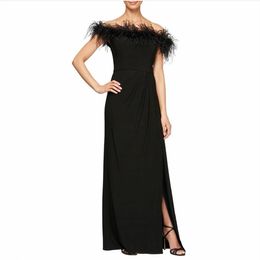 Vintage Long Black Crepe Evening Dresses with Side Slit/Feathers Sheath Boat Neck Floor Length Formal Occasion Prom Party Gowns