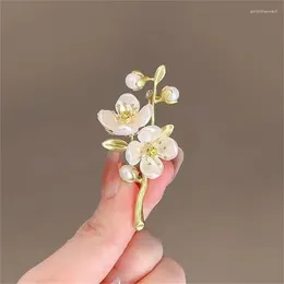 Brooches 1PC Vintage Temperament Green Jasmine Brooch For Women Plant Flower Pearl Corsage Anti-exposure Pin Accessories Jewellery Gift