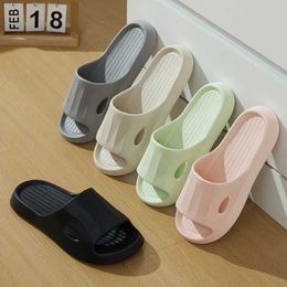 Slippers Wearing sandals with feet womens summer soft soles portable home couple shower bathroom beach outdoor slippers H240514