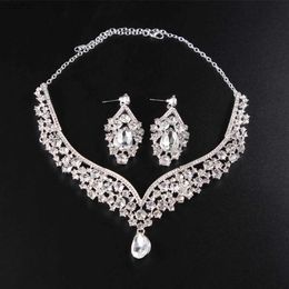 Earrings Necklace 3 pieces of womens Jewellery set European and American fashionable Rhinestone crystal necklace earring set brides wedding accessories XW