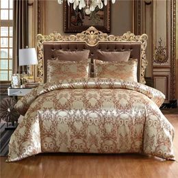 High end jacquard oversized bedding luxurious European wedding bedding queen American satin double down duvet cover set 220x240 240510