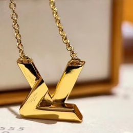 New Styles Pendants Designer Necklaces Brand Letter Pendants Vogue Men Womens Necklace Chain Wedding Jewelry Gifts High-end 18k Gold Copper Necklace