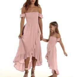 Family Matching Outfits 3 Colors Family Matching Off-shoulder Dress For Women Girls With Ruffled Hem Solid Knee Length A-Line Dress T240513