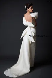 Party Dresses Big Bow Dubai Arabic Women Formal Wear Unique Design Prom White Long Court Train Ruffles Backless Evening Gown