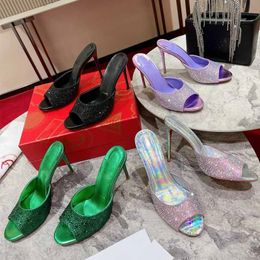 Tasarımcılar Ayakkabılar Kıyafet Slingback Yüksek Topuklu Tasarımcı Kadın Sandalet Yüksek Topuklu Pompalar Heels Ayakkabıları Kadınlar Tasarımcı Sandalet Stiletto Peep-Toes Açık Ayak Parçaları Sandal