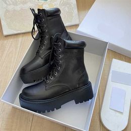 Hot Mens Ankle Boots Womens Designer Boots Casual Martin Boots Upper With Fashion Brand Platform Half Boots 231115