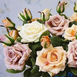 Hohe realistische dekorative Qualitätsblumen Ins Rosen täglich Home Dekoration Hotel Künstliche Blumen Rosenstrauß Hochzeitsplatzierung
