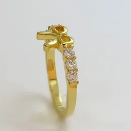 Cluster Rings 1Pcs Exquisite Bow Gold Plated Fashion Style Alloy Zircon Color Ring Women Party Gift