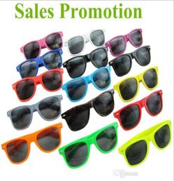 Womens and Mens Most Cheap Modern Beach Sunglass Plastic Classic Style Sunglasses Many Colours to choose Sun Glasses8762939