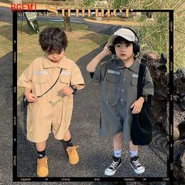 Clothing Sets 2023 Summer South Korean Childrens Short sleeved Work Suit Baby Boy One piece Full Set Girls jumpsuit Childrens Reflection 2-11Y d240514