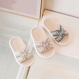 Slipper 2024 New Pearl Open Toe Slide Sandals Non Slip Water Diamond Eldens Family Childrens Girls Sweet Beach H01103 H240513