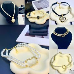 18K Gold Plated Luxury Designer Pendants Necklaces Stainless Steel Letter Choker Pendant Necklace Crystal Pearl Sweater Chain Jewelry Accessories