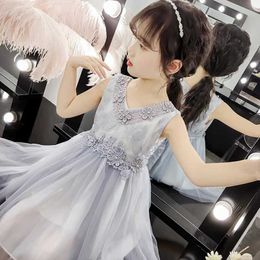 Girl's Dresses Girls Princess Dress 2024 Summer Fashion Childrens Embroidered Flower V-neck Sleeveless Fluffy Dress Baby Clothing 3-7 Years Y240514