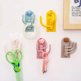 Hooks Creative Wall Hook Cute Animals Strong Adhesive Hanging Door Bathroom Key Kawaii Mounted Storage Rack