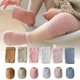 Kids Socks 4 pieces/batch summer baby knee pad socks set with anti slip socks childrens crawling safety floor socks childrens knee protectorsL2405