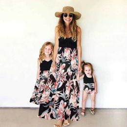 Family Matching Outfits Mommy And Me Clothes Patchwork Print Sling Long Dress Baby Romper Jumpsuit 2022 Baby Girl Clothes Mom And Daughter Dress T240513