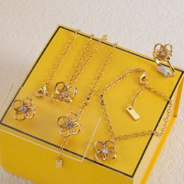 Top designer gold diamond bracelet necklace earrings set For Woman diamond encrusted gem fashion Jewellery supply