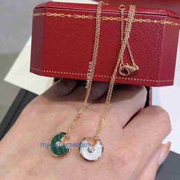 Designer Croitrres nacklace simple set pendant High quality V-gold amulet necklace with white Beimu peacock stone thick plated 18k rose gold lock bone chain