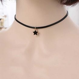 Chokers Womens Simple Star Necklace Vintage Punk Necklace Jewellery Gothic Short Black Leather Necklace Party Accessories Gift d240514