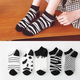 Women Socks Ankle Black White Zebra Stripe Pattern Harajuku Hosiery Short Fashion Sock Cute Lovely Animal Fingers Womens Sox
