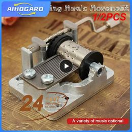 Decorative Figurines 1/2PCS Mini Hand Cranking Music Movement Box Collectibles Multiple Designs Available Cute Christmas