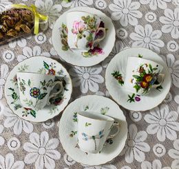 Mugs European Retro Pastoral Milk Mug Flower Butterfly Creative Luxury Ceramic Coffee Cup Saucer Exquisite Office Afternoon Tea