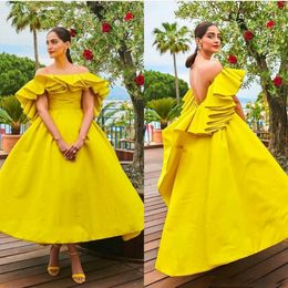 Bright Yellow Short Prom Dresses Off The Shoulder Sexy Backless Satin Ruffles Evening Gowns South African Formal Party Dress 282j